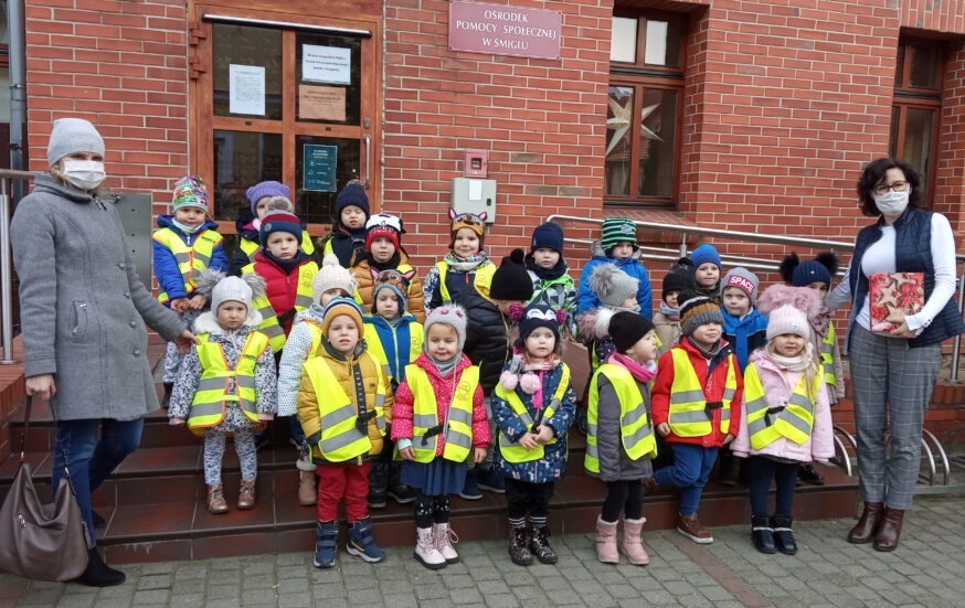 Zdjęcie do SERDECZNE KARTECZKI OD PRZEDSZKOLAK&Oacute;W